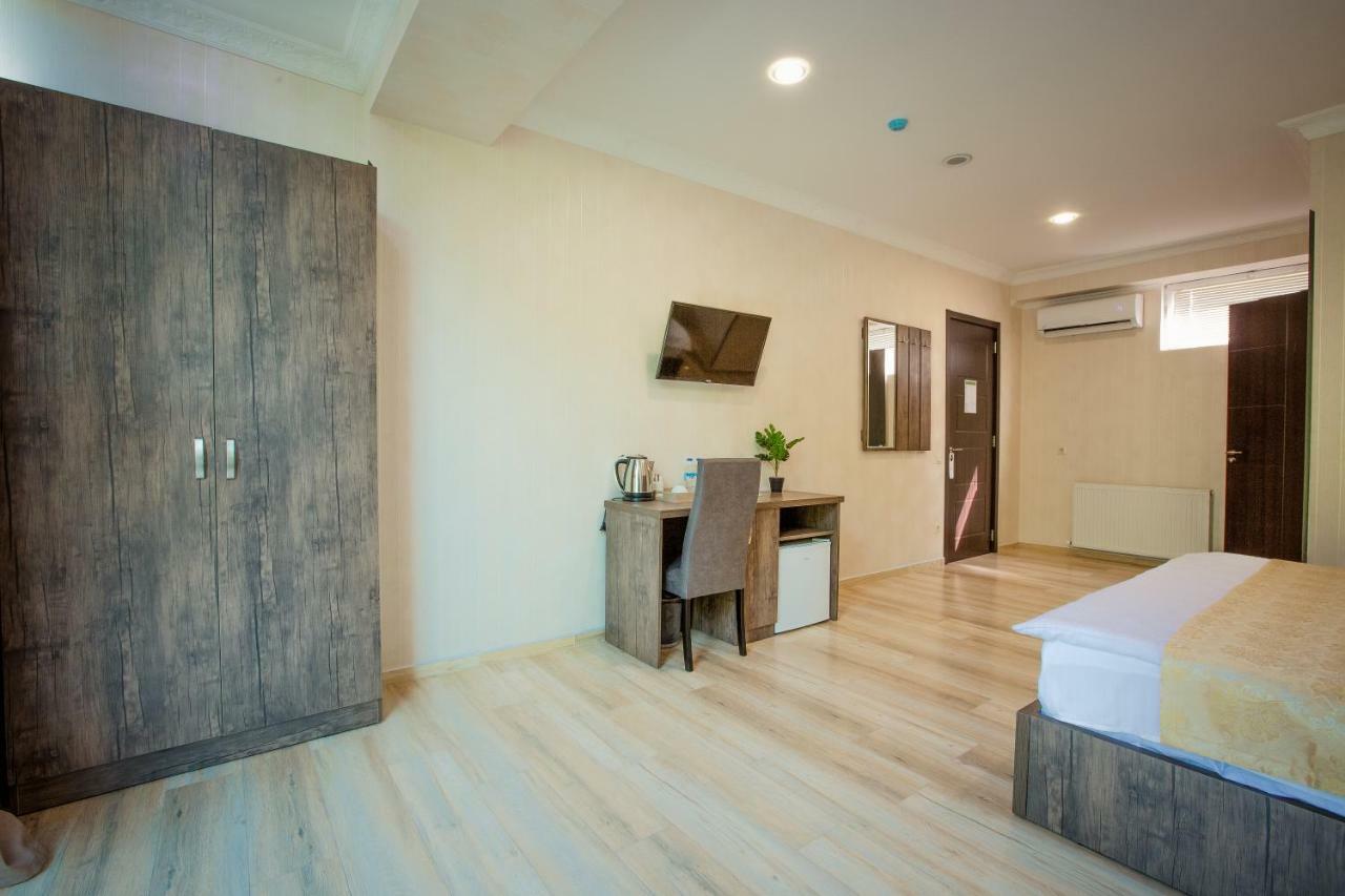Hotel Comfort Tbilisi Exterior photo